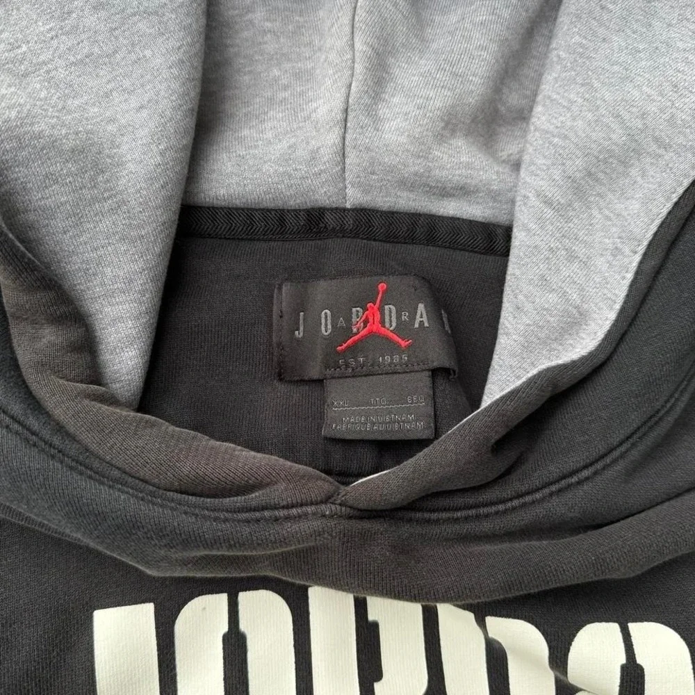 Early 2000s Black Nike Jordan hoodie front and back print